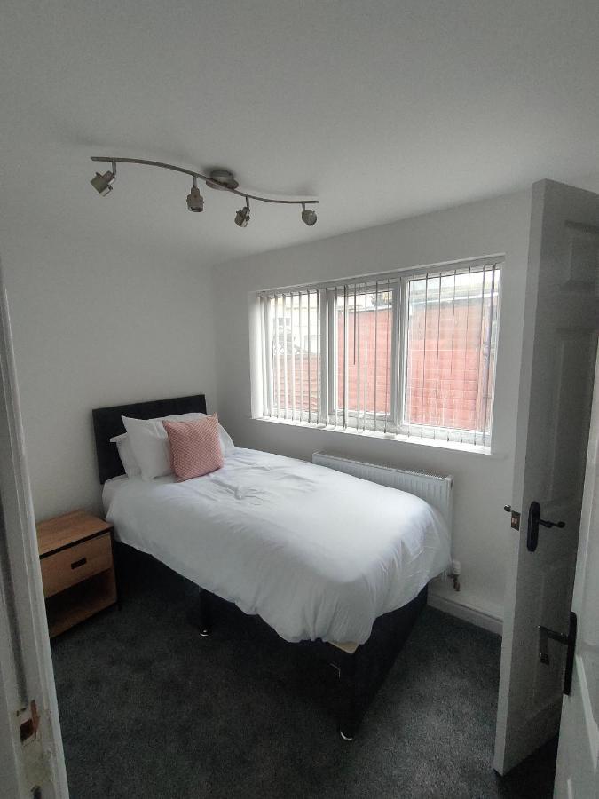 Lovely Refurbished Apartments, Morecambe Promenade Bagian luar foto