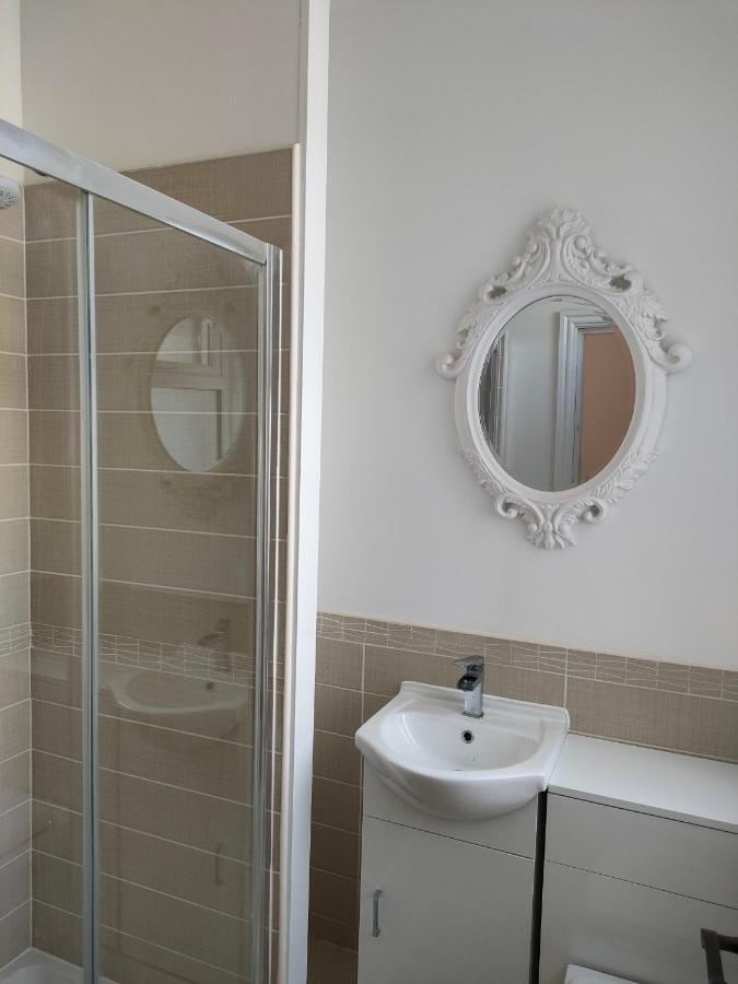 Lovely Refurbished Apartments, Morecambe Promenade Bagian luar foto